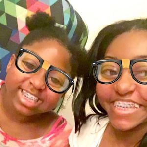 Meet your Posher, Lenura